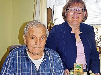 Heinz Neubauer feierte in Haßlach 85. Geburtstag. Die Glückwünsche der Stadt Teuschnitz übermittelte Dritte Bürgermeisterin Susanne Daum.