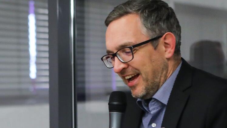 Die Bewerber um das h&ouml;chste Amt im Rathaus stellen sich den Fragen von FT-Redaktionsleiter Michael Memmel. Foto: Barbara Herbst