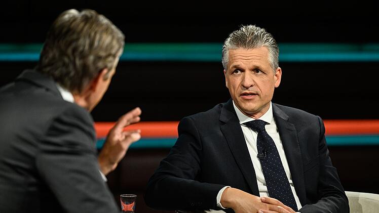 Am Donnerstagabend befragte Markus Lanz (links) seinen Gast Thorsten Frei zur kommenden Wehrpflicht.