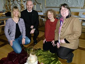 Dieses Team hat die Ökumenischen Alltagsexerzitien vorbereitet (von links): . Pfarrerin Annette Henke, Domvikar Robert Mayr, Doris Otminghaus von Bibelwelten e. V. und Susanne Grimmer vom Referat Spiritualität des Erzbistums Bamberg. Foto: Marion Krüger-Hundrup