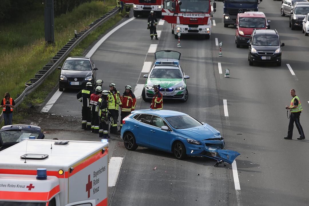 Nürnberg: Probleme mit Rettungsgasse nach Unfall
