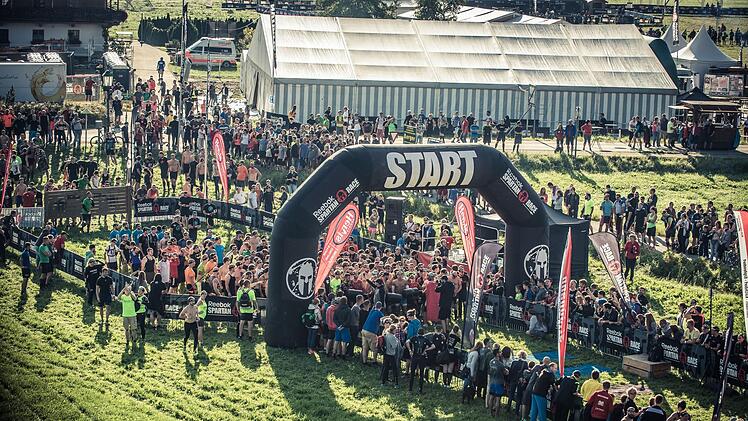 Das Spartan Race lockt nicht nur die Sportler. In Oberndorf in Tirol war das Rennen ein Magnet, von dem die ganze Region profitiert hat.