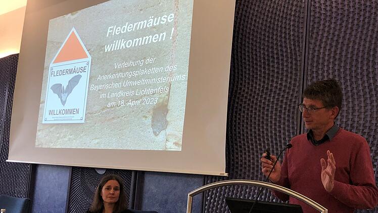 Landkreis Lichtenfels: Landrat zeichnet Preistr&auml;ger f&uuml;r Fledermausschutz aus