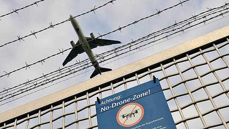 Wie sind deutsche Flugh&auml;fen vor russischen Angriffen etwa durch Drohnen gesch&uuml;tzt? 2025 gab es &uuml;ber 200 gef&auml;hrliche Flugbehinderungen.