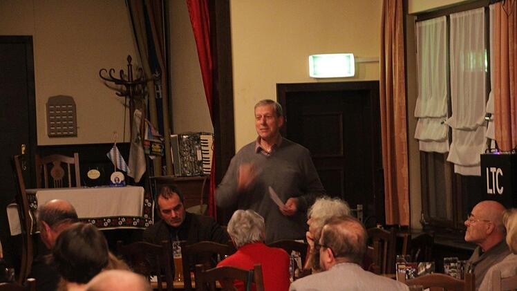 Walter Florschütz referiert. Foto: Wendelin Mark