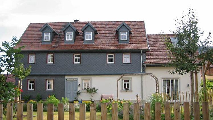 Drei Jahre lang dauerte die Renovierung ihre Hauses in Neundorf.  Fotos: Amt für Ländliche Entwicklung Oberfranken