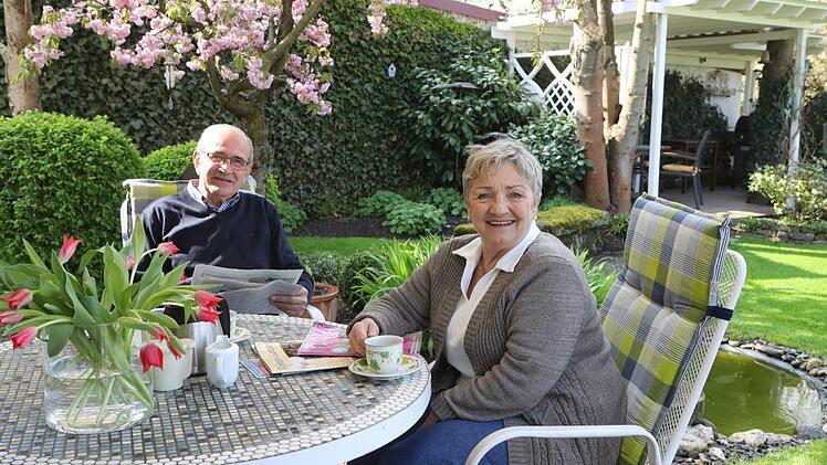 Sie haben, wovon fast alle Gartenbesitzer träumen: In den "Gartenwochen" verraten Gisela und Klaus Popp ihre Geheimnisse für einen unglaublich pflegeleichten, aber gepflegten Garten. Foto: Barbara Herbst