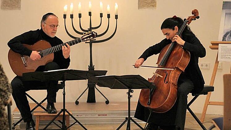 Das Duo Ariana Burstein und Roberto Legnani bei ihrem Auftritt in Kronach Foto: Mariell Dörrschmidt