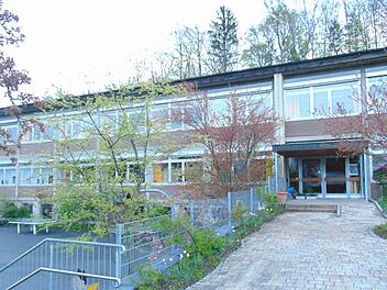 Für 1,59 Millionen Euro wird die Hiltpoltsteiner Grundschule saniert. Foto: Petra Malbrich
