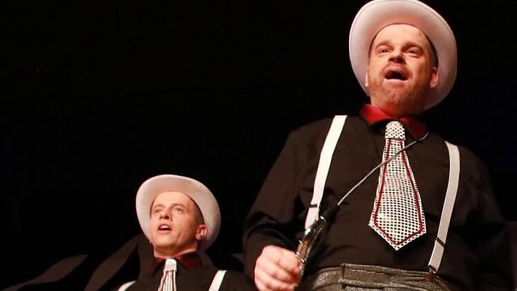 Das Männerballett mit dem Schautanz "Diamantenfieber". Foto: Jürgen Gärtner