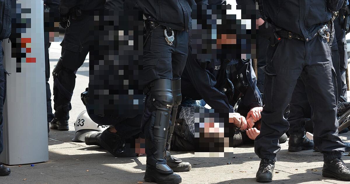 Nuremberg: Man throws bottle out of window - | and injures four police ...