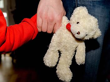 Ein 33-jähriger Mann aus dem Maintal im Kreis Haßberge wurde am  Montag wegen sexuellen Missbrauchs seiner Stieftochter zu einer Freiheitsstrafe verurteilt.  Symbolbild: Ronald Rinklef