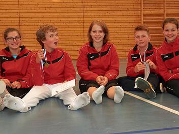 Dier erfolgereichen Trampolinturner des Aktiv-Teams Röttenbach (von links): Joana Hertlein, Steffen Nowak, Luisa Robles, Maximilian Klaus und Alexandra Säbsch. Fotos: privat