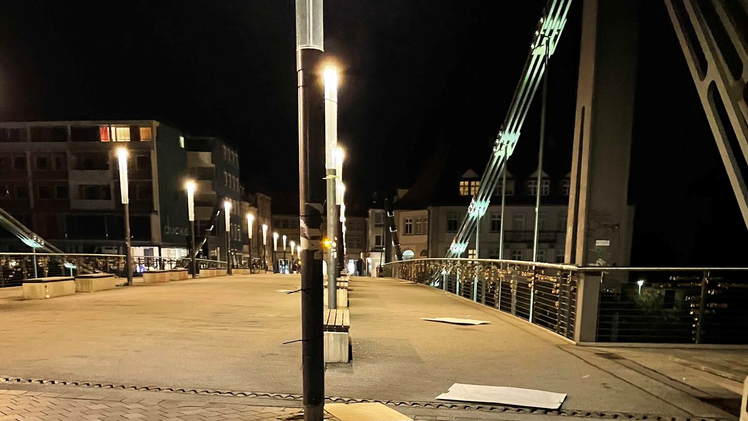 Bamberg: Sämtliche Wahlkampf-Plakate auf der Kettenbrücke heruntergerissen
