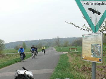 Refugium für zahlreiche Vogelarten: Das Naturschutzgebiet Mainaue. Nahe dem Haßfurter Flugplatz gelegen, lässt sich dieses Biotop auch mit Kindern leicht erradeln. Fotos: Manfred Wagner