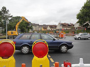 Der Kunigundendamm wird an der Kreuzung Forchheimer Straße (im Hintergrund) ab Mittwochnachmittag für den Verkehr komplett gesperrt. Es ist der letzte Bauabschnitt des Großprojekts.  Foto: Sebastian Martin