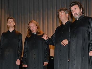 Orthodoxe Tradition: (von links) Pawel Klimeskov (1. Tenor), Misha Seryshev (2. Tenor), Vladislav Belikov (Bariton) und Sergey Archangelskiy (Bass) gaben ein Konzert im Kursaal. Fotos: Björn Hein