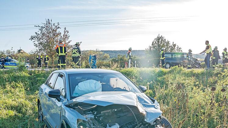 Der Audi wurde nach dem Zusammenstoß eine Böschung hinabgeschleudert.
