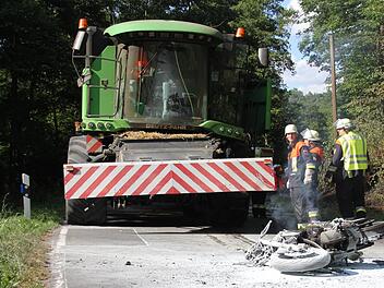 Bilder, wie von diesem schrecklichen Unfall nahe der Paßmühle im Jahr 2015, schießen einem durch den Kopf, wenn man die aktuellen Meldung der Polizei liest.Archivfoto: Ralf Kestel