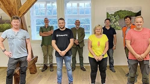 Die neuen Personalratsmitglieder (von links): Vorsitzender Christian Goldammer aus Kehlbach, Alexander Kelle aus Rothenkirchen, Jugendvertreter Johannes Wörner aus Trieb, Forstbetriebsleiter Peter Hagemann, Anni Fiedler aus Marienroth, Markus Merkl aus Nurn, Servicestellenleiter Stefan Wittenberg und Mirko Donath aus Lichtenfels