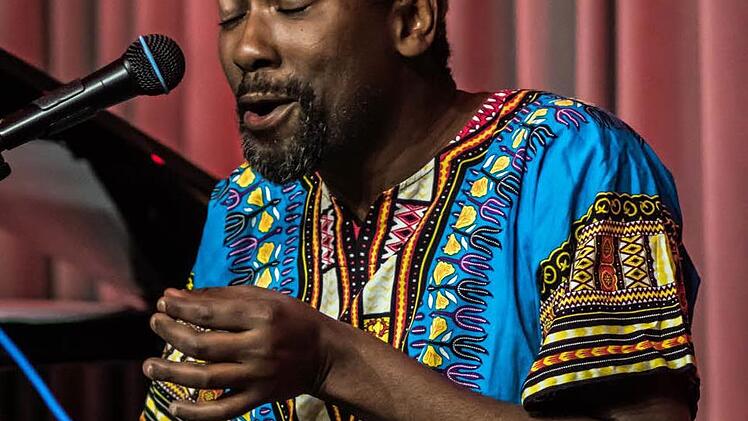 Daktarimba begeisterte in Coburg: Njamy Sitson. Foto: Jochen Berger