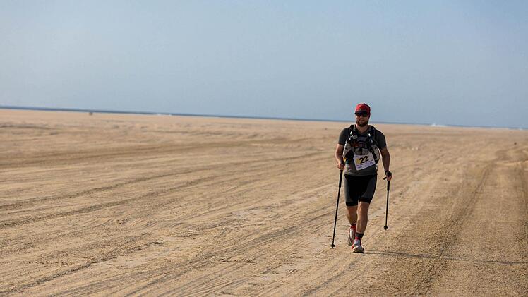 Julian Popp auf der 70-Kilometer-Strecke auf der Kapverden-Insel Boa Vista. Foto: Markus Süße