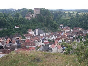 Pottenstein ist der Primus unter den Tourismusorten. Nicht nur die einmalige romantische Lage, sondern auch die zahlreichen Freizeitmöglichkeiten sorgen für regen Zulauf von Gästen. Foto: Reinhard Löwisch