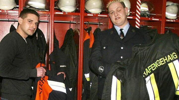 In Zukunft haben Rene Hubrich und Andreas Lauterbach bei der Freiwilligen Feuerwehr Grafengehaig die Hosen an. Hubrich wurde zum neuen Vorsitzenden gewählt, Andreas Lauterbach zu seinem Stellvertreter. Fotos: Sonja Adam
