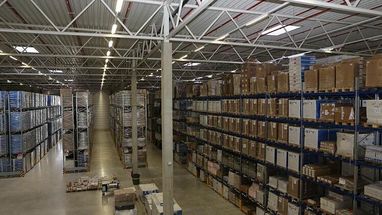 Blick ins Innere des neuen Logistikzentrums Foto: Barbara Herbst