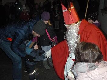 Auch der Nikolaus kam in Wermerichshausen. Foto: Gaby Seifried