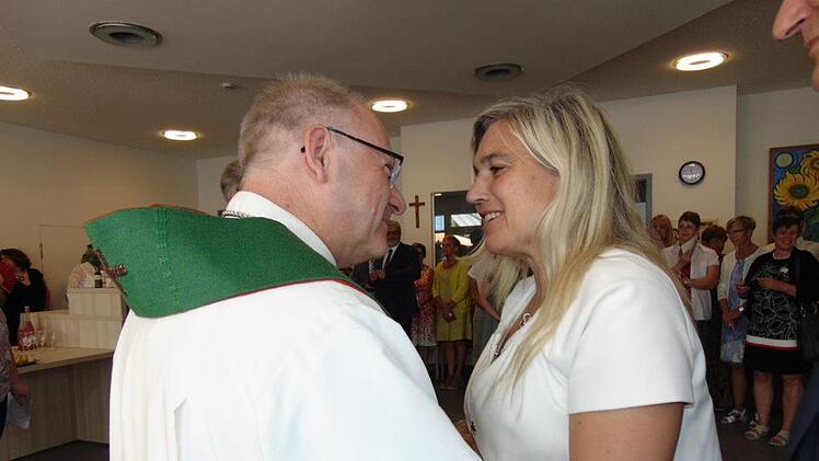 Regionaldekan Martin Emge und Melanie Huml Foto: Petra Malbrich