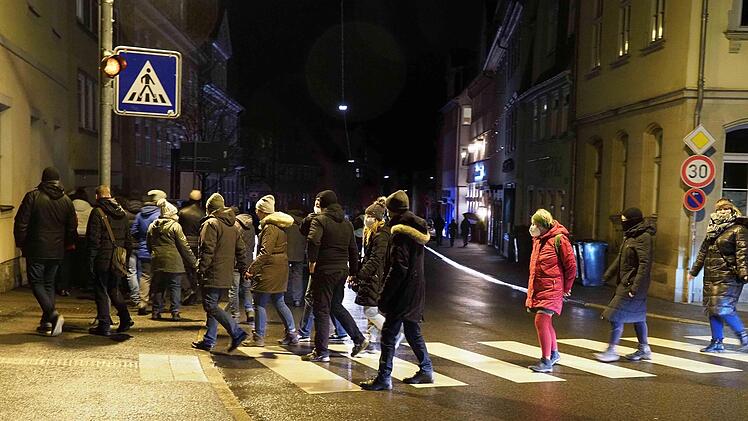 Für die "Spaziergänger" galt erneut eine Maskenpflicht.
