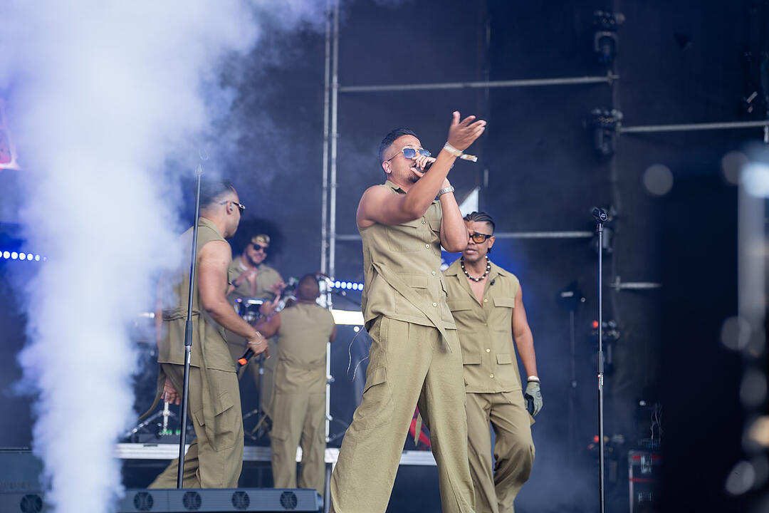 Mit vielen internationalen und nationalen Live-Acts.
