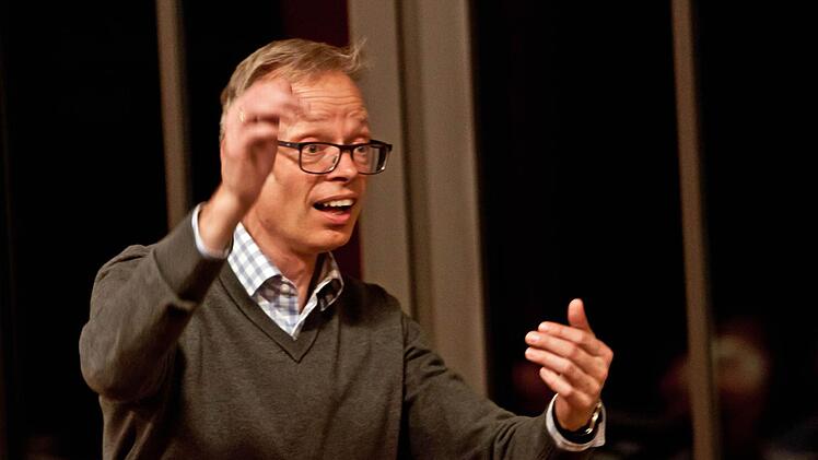 Peter Stenglein bei der Probenarbeit mit dem Coburger Bachchor.Foto: Jochen Berger