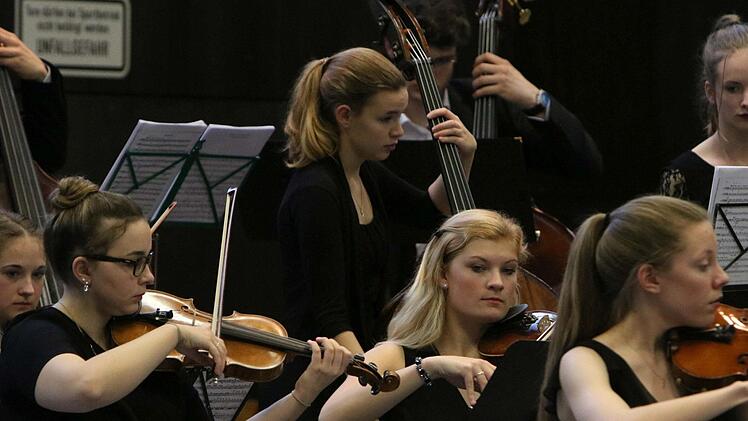 Impressionen vom Gastspiel des Jugend-Symphonieorchester Oberfranken in FrohnlachFoto: Jochen Berger
