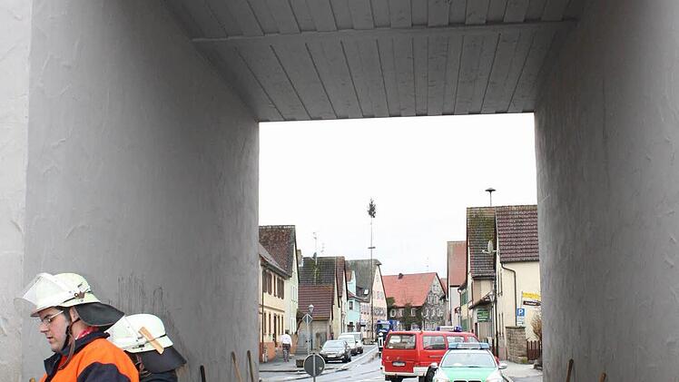 Das Tor wurde bei dem Unfall vermutlich nur leicht beschädigt.