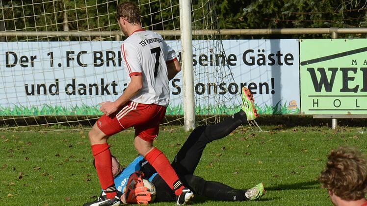Ein fotografischer flotter Dreier - Teil II - mit Bad Brückenaus Keeper Alex Gartung und dem Rannunger Michael Röder. Foto: ssp