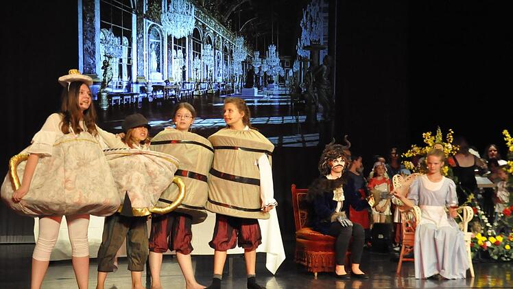 "Die Schöne und das Biest" : Aufführung des Kindermusicals des Herz Jesu Kinder- und Jugendchores und der Musikschule Bad Kissingen Foto: Peter Klopf