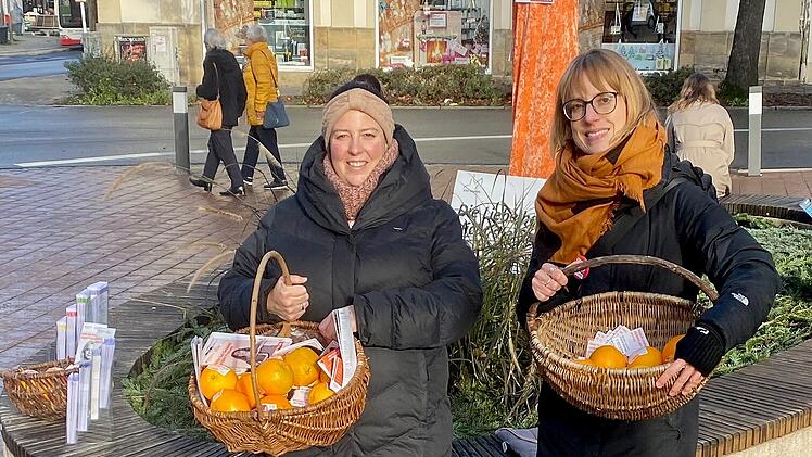 Stadt/Landkreis Bamberg: Infostand klärte über Gewalt gegen Frauen auf - Hilfetelefon lädt zum Zeichensetzen ein