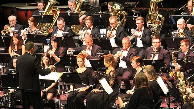 Mit einem abwechslungsreichen Programm begeisterten die Musiker des Sinfonischen Blasorchesters Kasendorf unter der Leitung von Thomas Eschenbacher. Foto: Sonny Adam