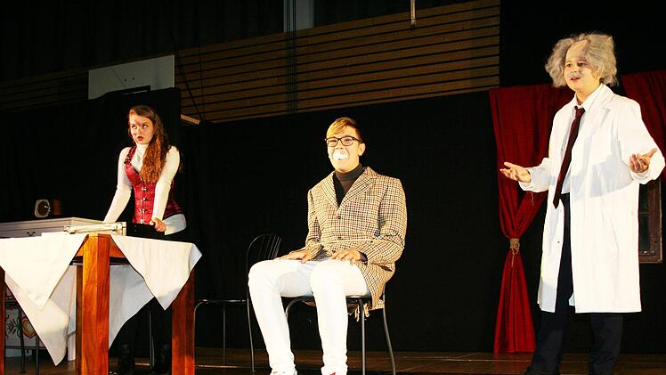 Mortimer wurde von Priscilla an einen Stuhl gefesselt und geknebelt. Dr. Einstein hatte ihn gewarnt. Foto: Doris Weidner