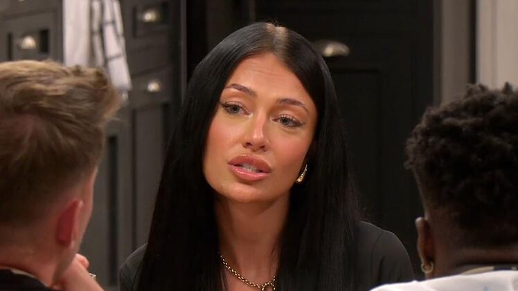 Vanessa "Nessi" findet Ex Richard respektlos.
