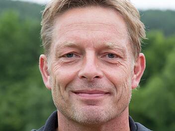 Peter Reichel, Trainer der SpVgg Lettenreuth, hat mit dem Aufsteiger ein schwieriges Auftaktprogramm in der Bezirksliga. Foto: Heinrich Wei&szlig;