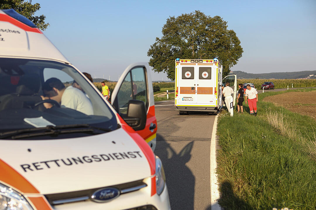 Unfall im Landkreis Weißenburg-Gunzenhausen: Biker übersieht Pkw