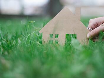 23 neue BaupIätze soll es im  Baugebiet "Centleite" in Maßbach geben.Symbolbild: Marian Hamacher