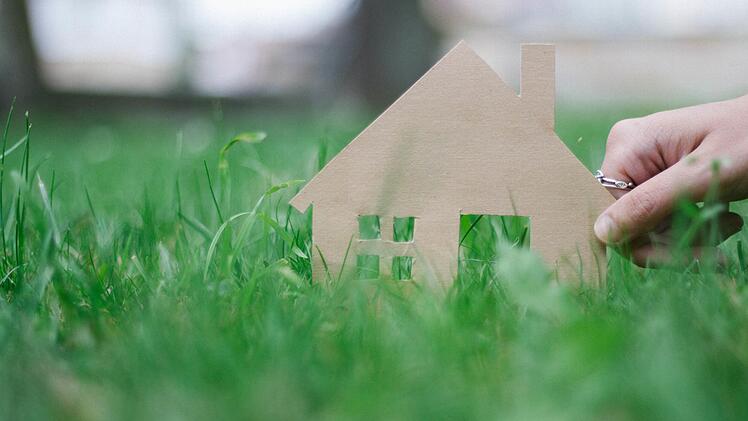 23 neue BaupIätze soll es im  Baugebiet "Centleite" in Maßbach geben.Symbolbild: Marian Hamacher