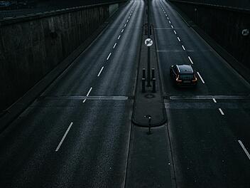Betrunkener Fahrer verursacht Unfall auf A7