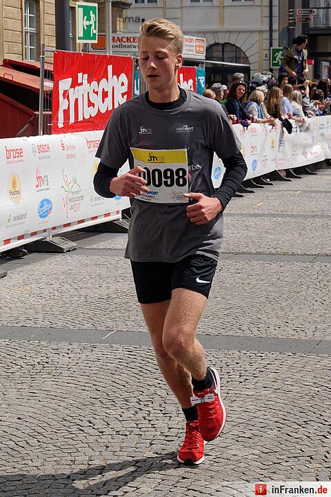 Weltkulturerbelauf 2017 in Bamberg: Der Zieleinlauf am Maxplatz
