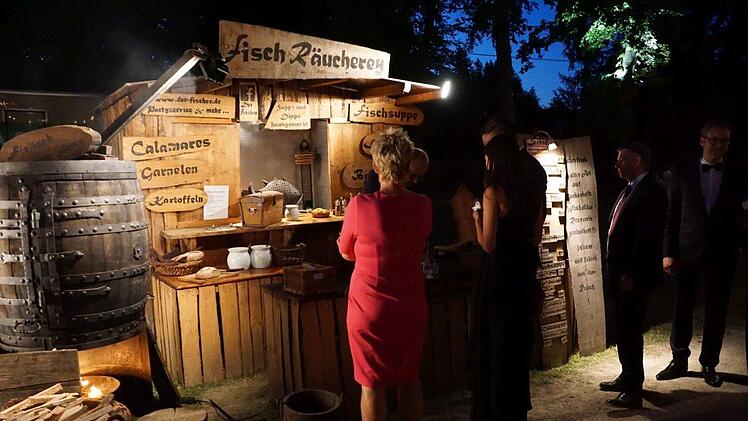 Frisch geräucherter Fisch war sehr gefragt.  Foto: Pascale Ferry