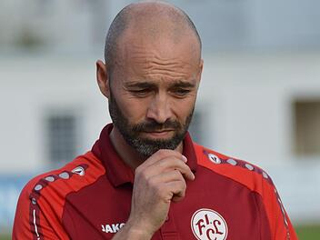 Der Lichtenfelser Trainer Alexander Grau war ob der Leistung seines Teams in Sonnefeld nicht erfreut. Gegen Coburg soll es seine Mannschaft wieder besser machen.  Foto: Gunther Czepera